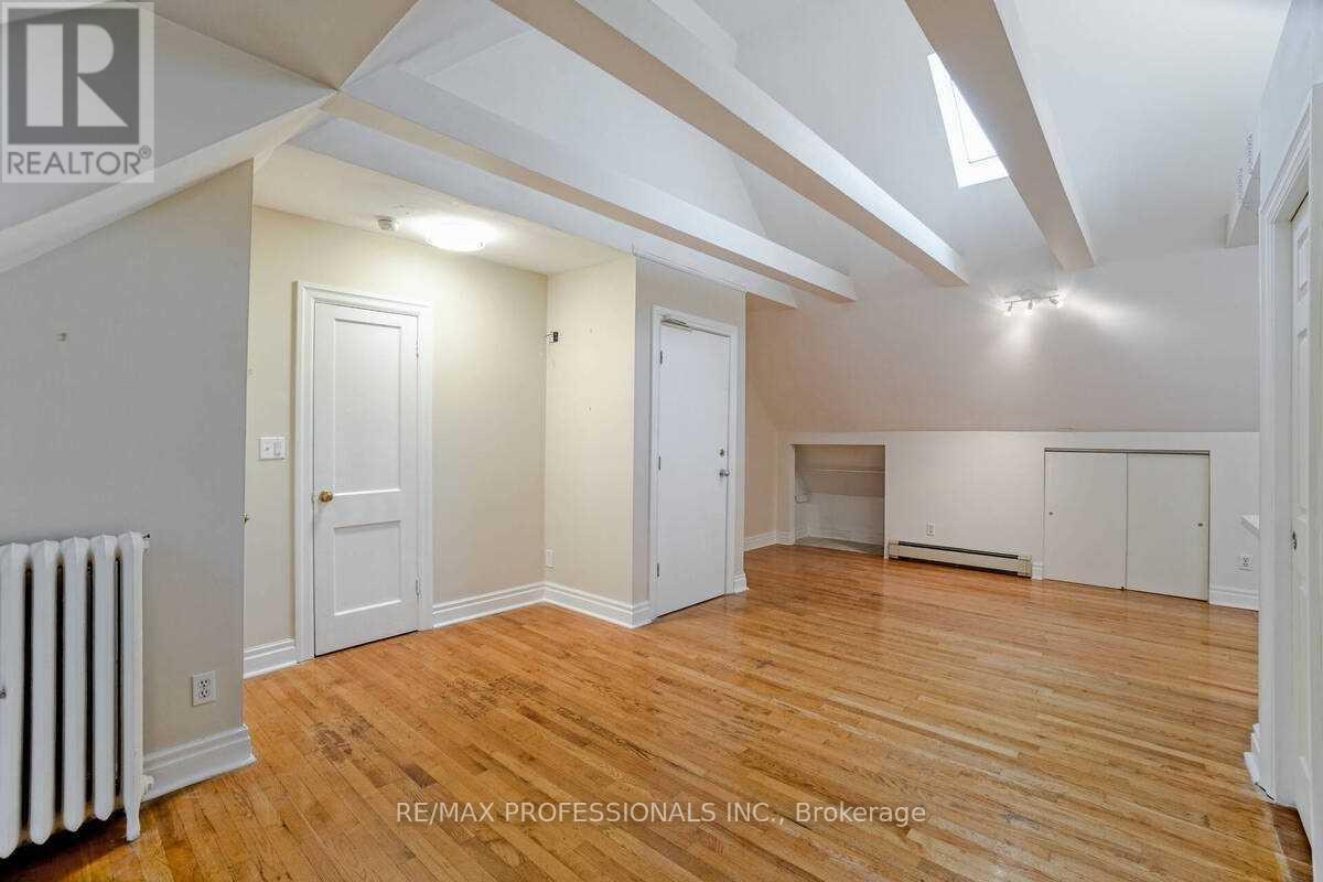 3 - 26 Castleview Avenue, Toronto, Ontario  M5R 1Y9 - Photo 7 - C12540586