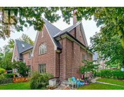 3 - 26 CASTLEVIEW AVENUE, Toronto, Ontario