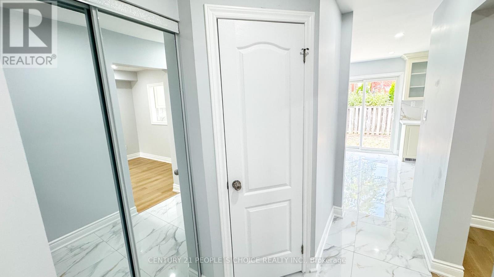 3292 Bobwhite Mews, Mississauga, Ontario  L5N 6E9 - Photo 10 - W12539968