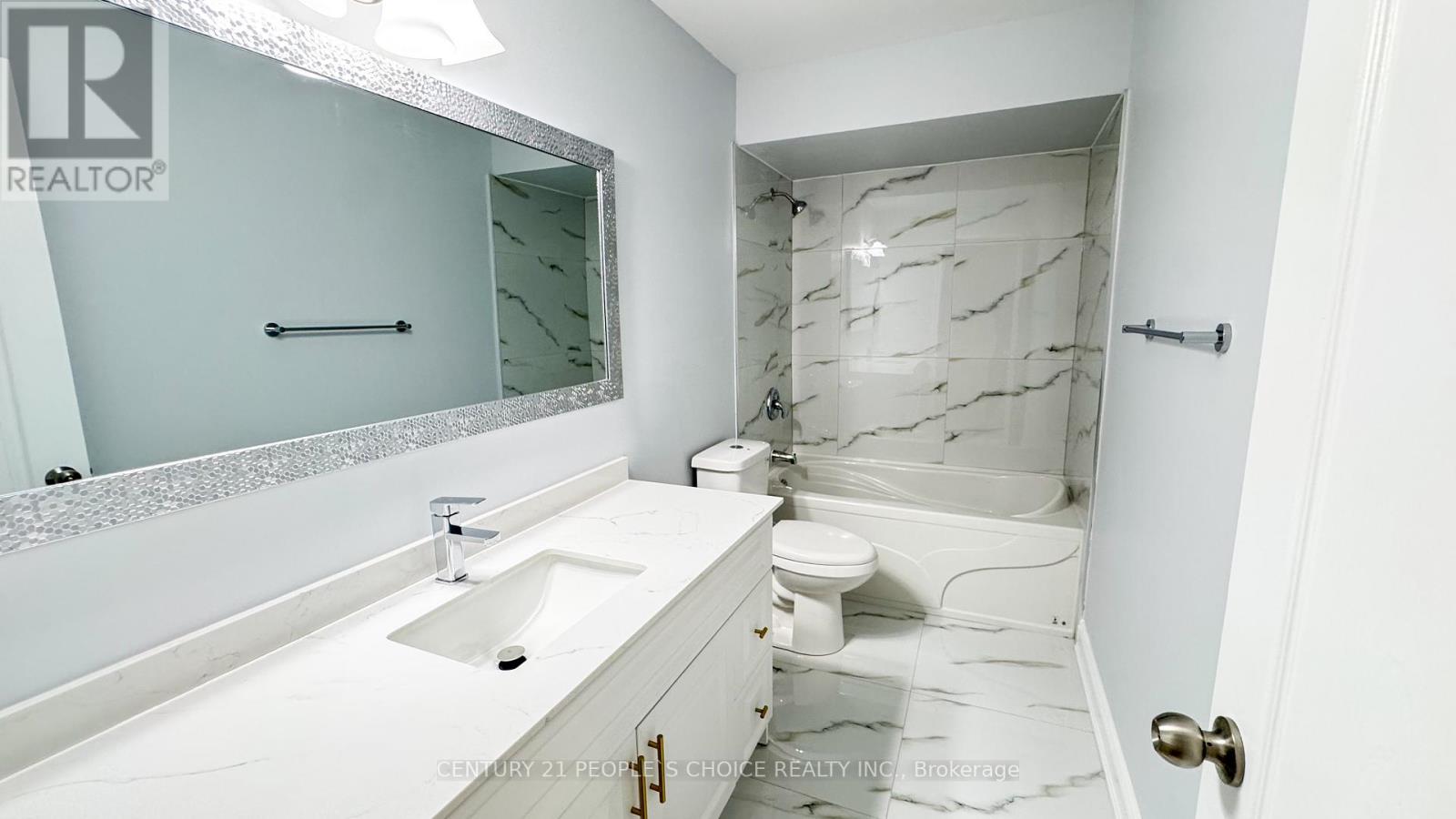 3292 Bobwhite Mews, Mississauga, Ontario  L5N 6E9 - Photo 18 - W12539968