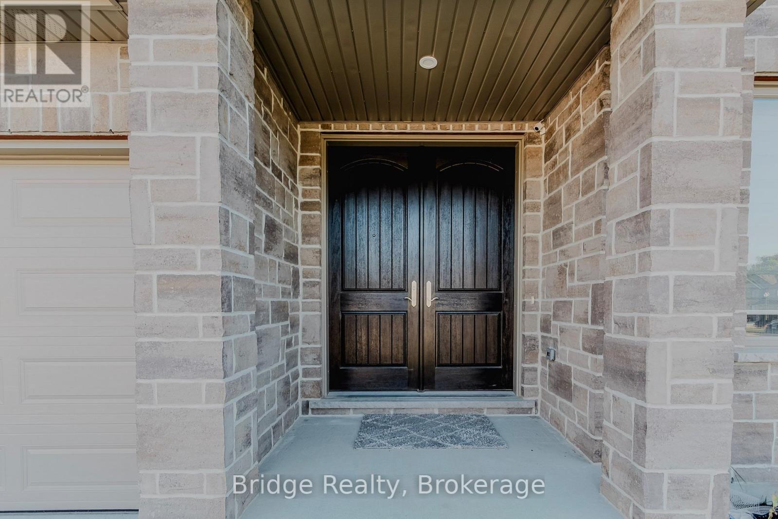 133 Birdie Court, Woodstock, Ontario N4T 0N3 - Photo 2 - X12540932