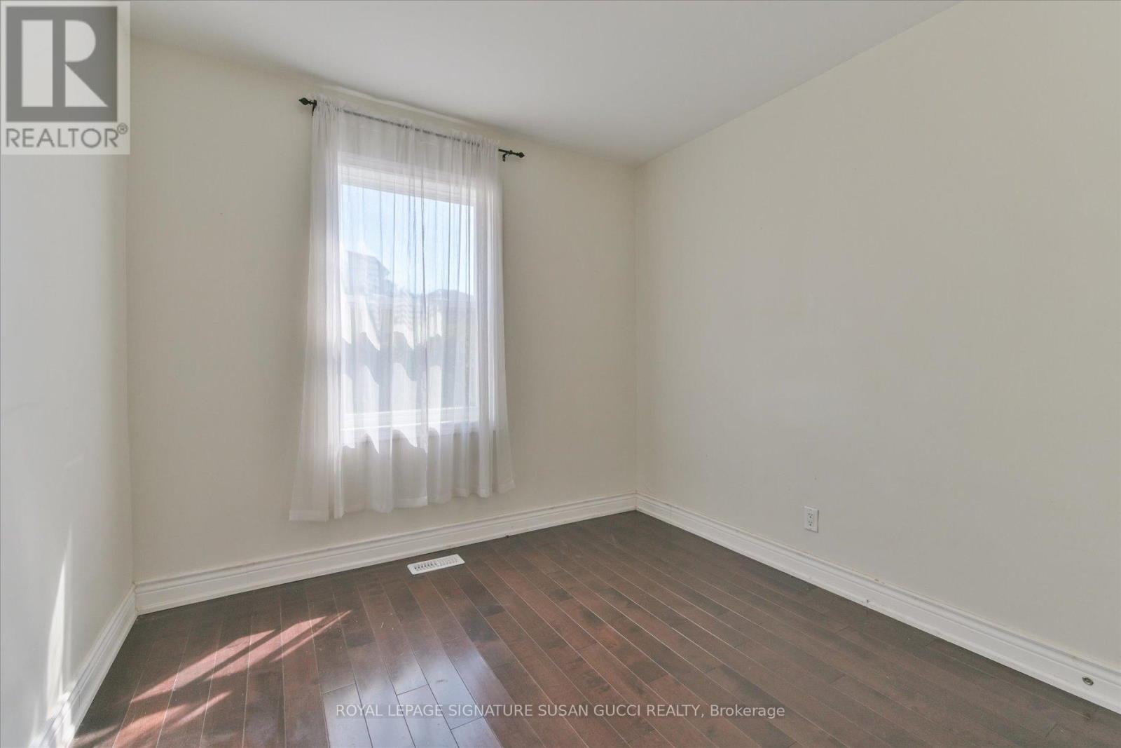 127 Furnival Road, Toronto, Ontario  M4B 1W7 - Photo 10 - E12540576