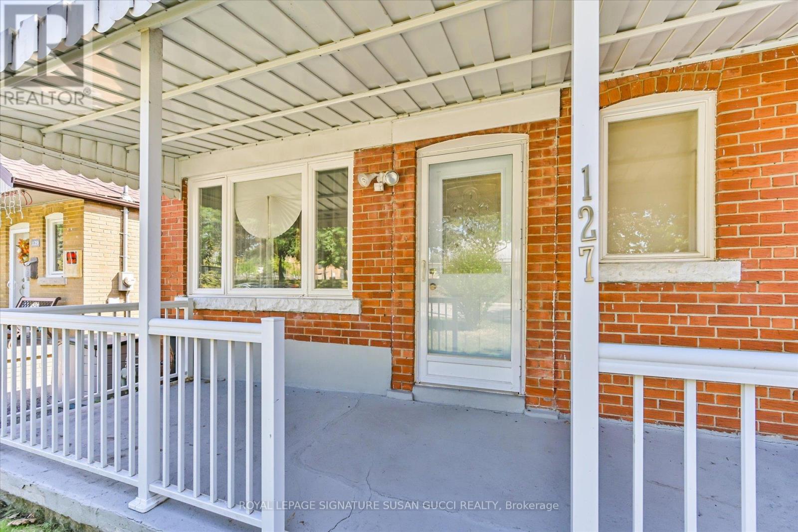 127 Furnival Road, Toronto, Ontario  M4B 1W7 - Photo 3 - E12540576