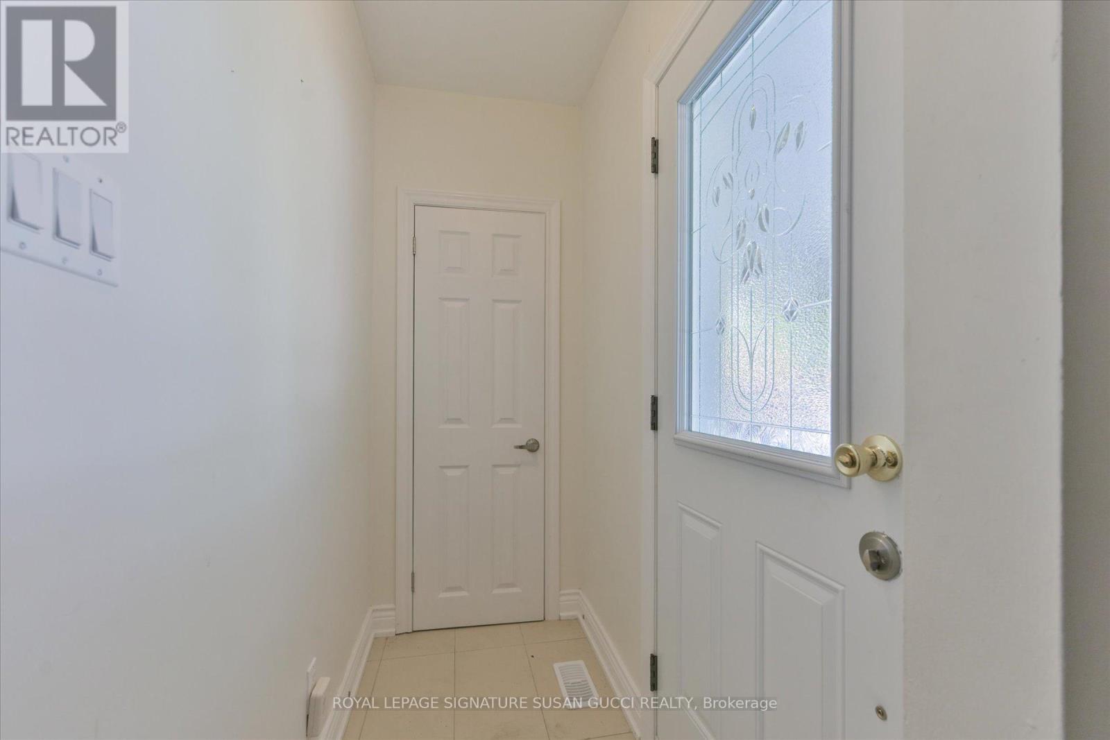 127 Furnival Road, Toronto, Ontario  M4B 1W7 - Photo 4 - E12540576