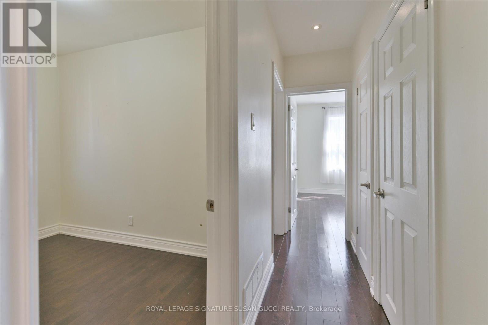 127 Furnival Road, Toronto, Ontario  M4B 1W7 - Photo 9 - E12540576