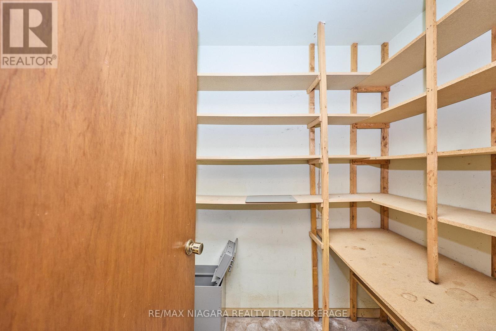 11 Stonegate Drive, St. Catharines, Ontario L2P 3K9 - Photo 31 - X12540846