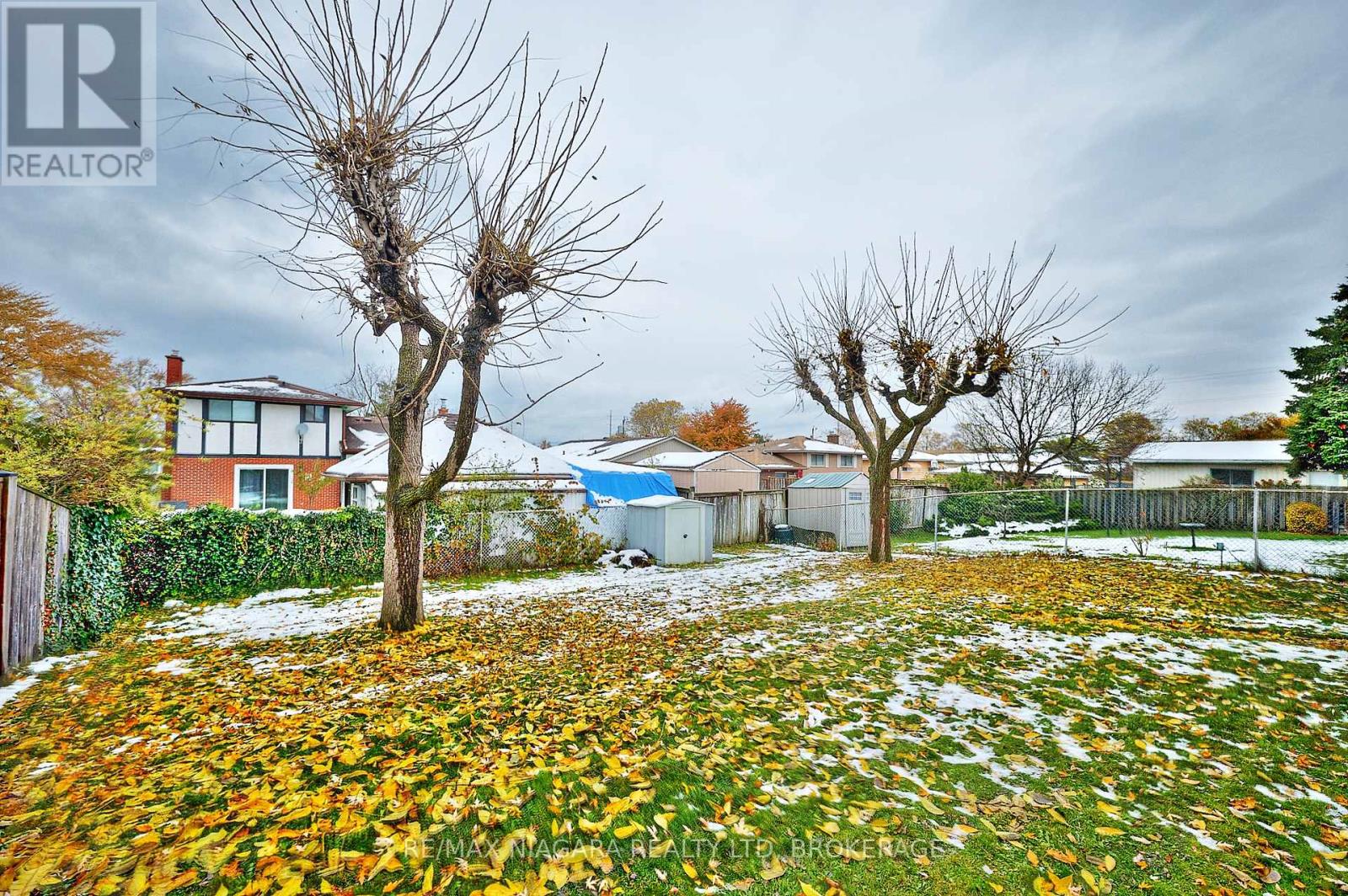 11 Stonegate Drive, St. Catharines, Ontario L2P 3K9 - Photo 5 - X12540846