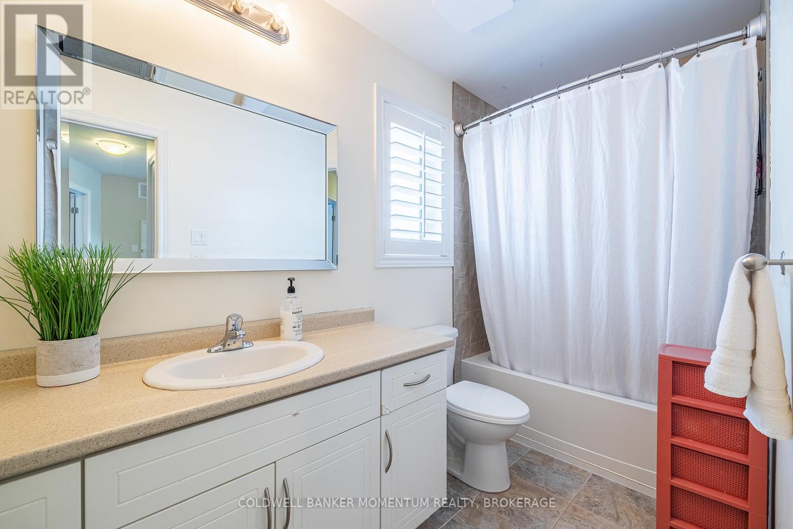 19 Kenmar Court, St. Catharines, Ontario L2P 0E4 - Photo 32 - X12540990