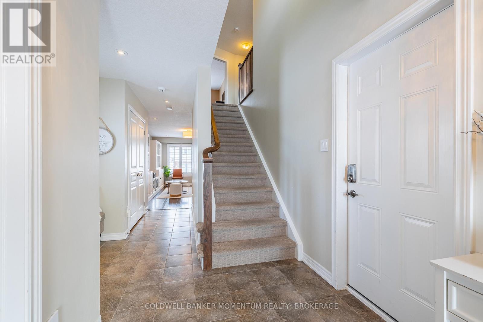 19 Kenmar Court, St. Catharines, Ontario L2P 0E4 - Photo 6 - X12540990