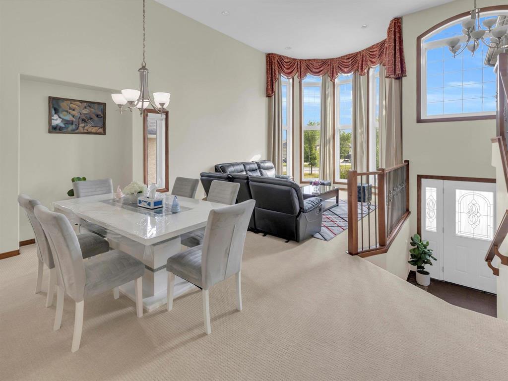 36 Pinetop Road, Winnipeg, Manitoba  R3W 0E9 - Photo 2 - 202528385