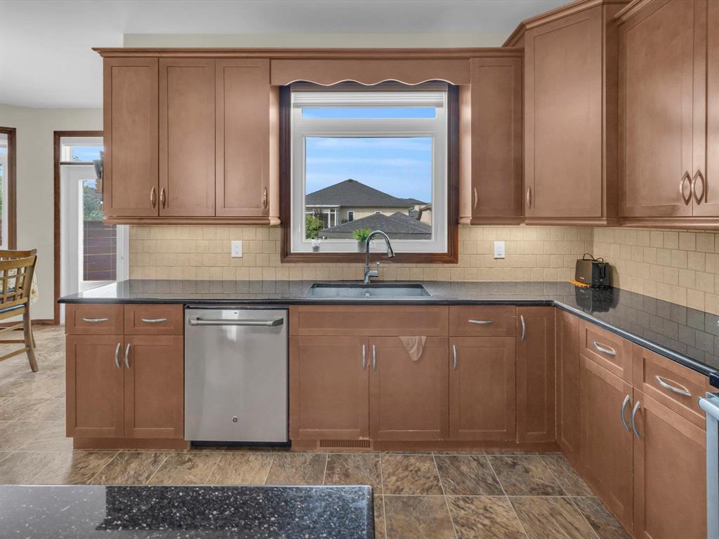 36 Pinetop Road, Winnipeg, Manitoba  R3W 0E9 - Photo 7 - 202528385