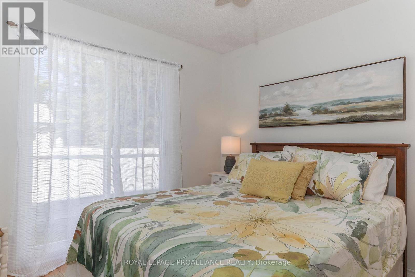 98 East Davis Street, Quinte West, Ontario  K8V 6H4 - Photo 20 - X12540722