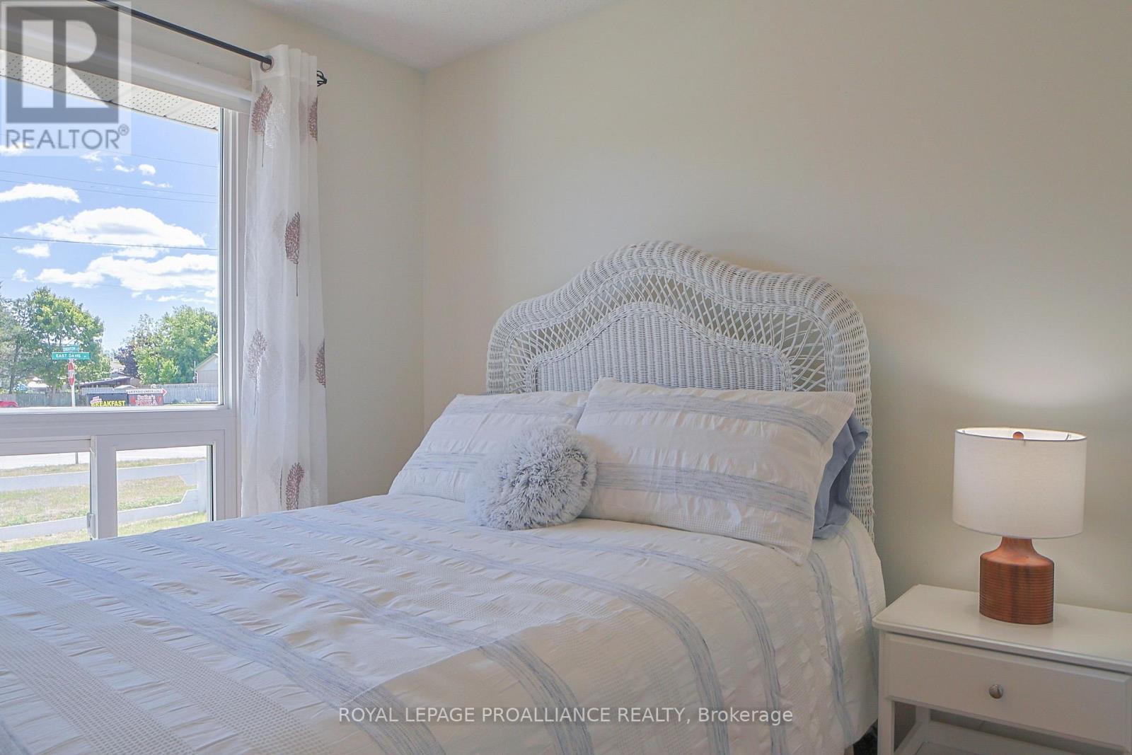 98 East Davis Street, Quinte West, Ontario  K8V 6H4 - Photo 24 - X12540722