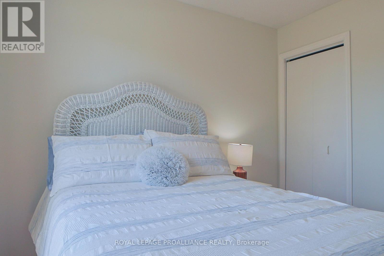 98 East Davis Street, Quinte West, Ontario  K8V 6H4 - Photo 25 - X12540722