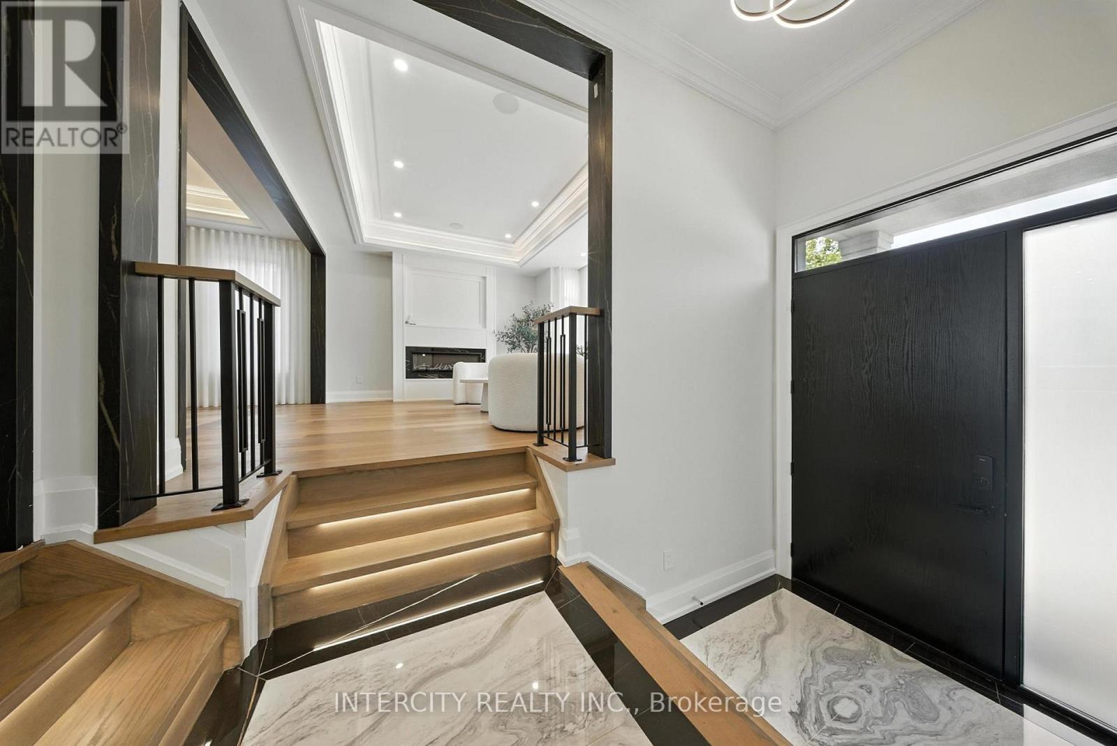 131a Birch Avenue, Richmond Hill, Ontario  L4C 6C5 - Photo 4 - N12540578