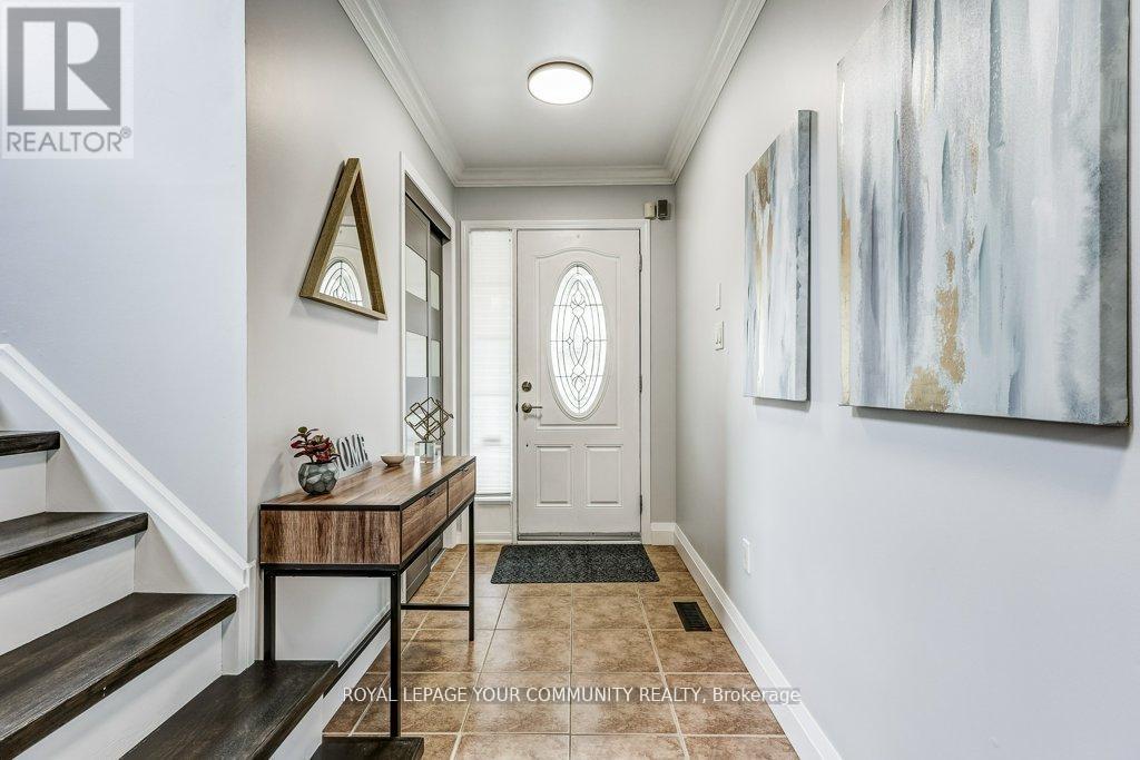 18 Weldon Woods Court, Whitchurch-Stouffville, Ontario  L4A 0J4 - Photo 5 - N12540584