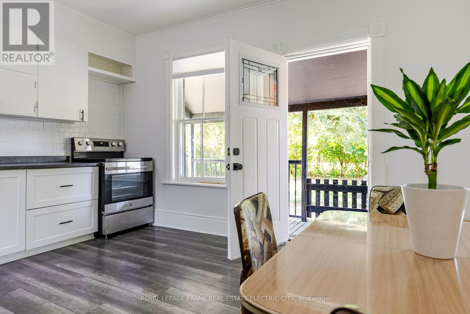 193 Lake Street, Peterborough, Ontario  K9J 2H4 - Photo 21 - X12540864