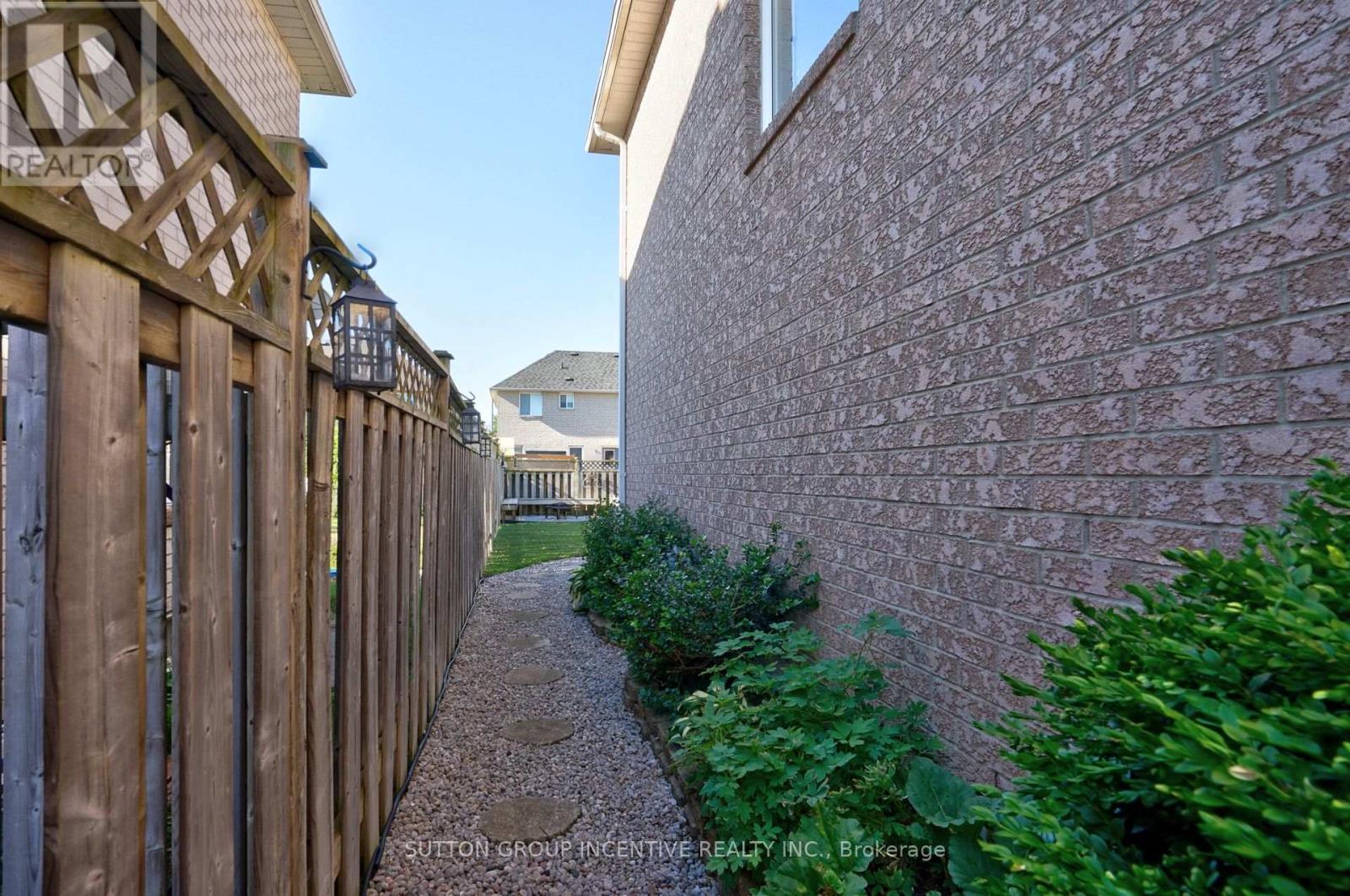 56 Weymouth Road, Barrie, Ontario  L4M 6R7 - Photo 14 - S12540574