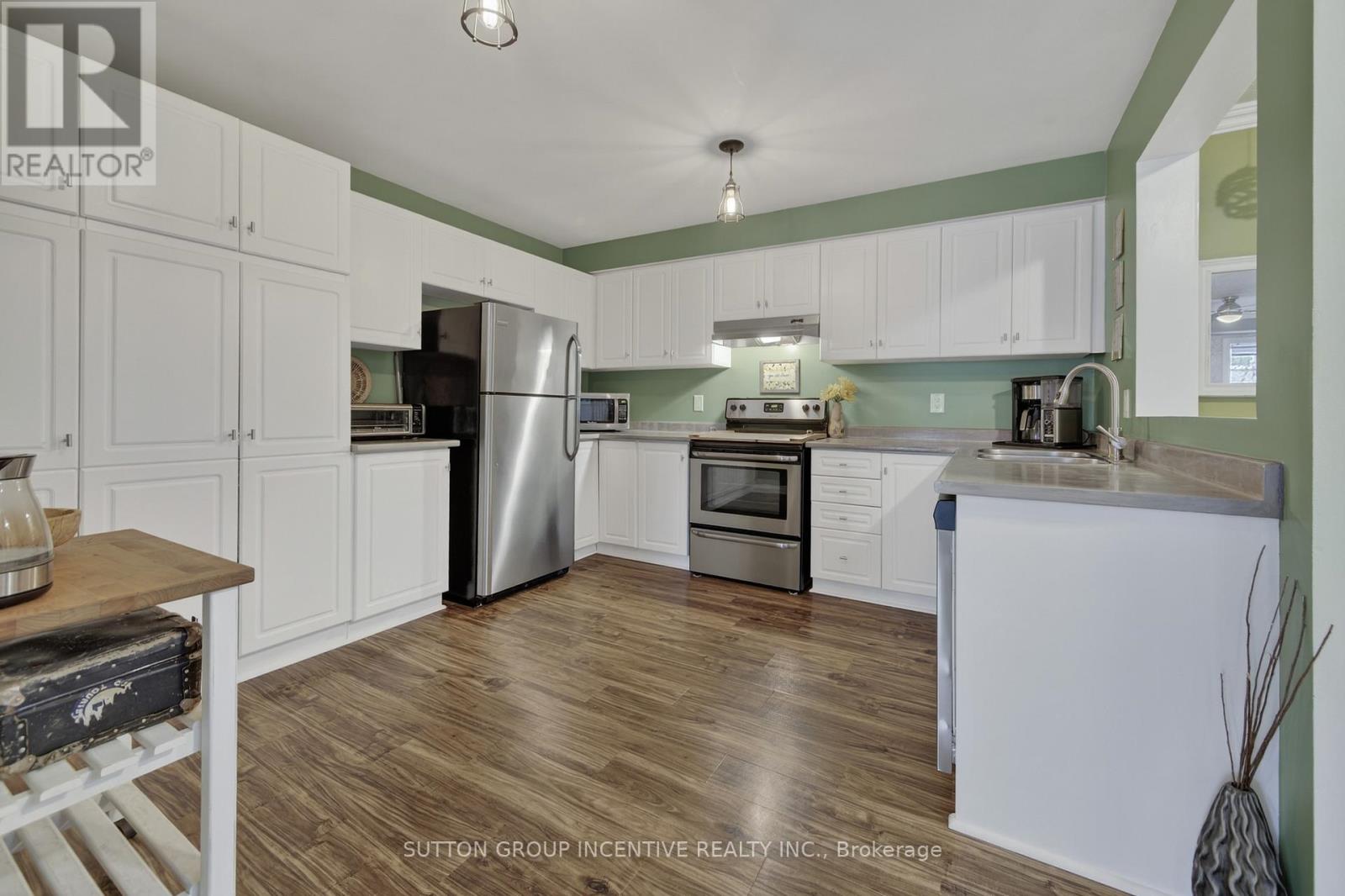 56 Weymouth Road, Barrie, Ontario  L4M 6R7 - Photo 23 - S12540574