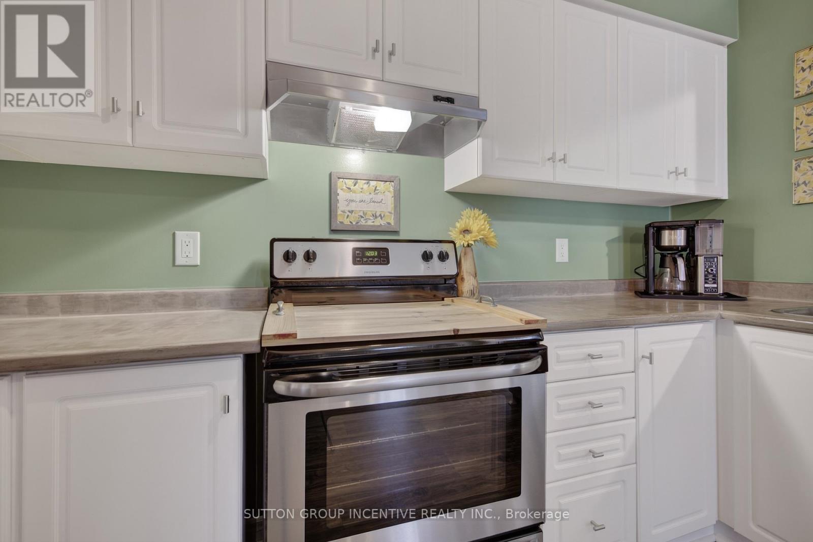 56 Weymouth Road, Barrie, Ontario  L4M 6R7 - Photo 25 - S12540574