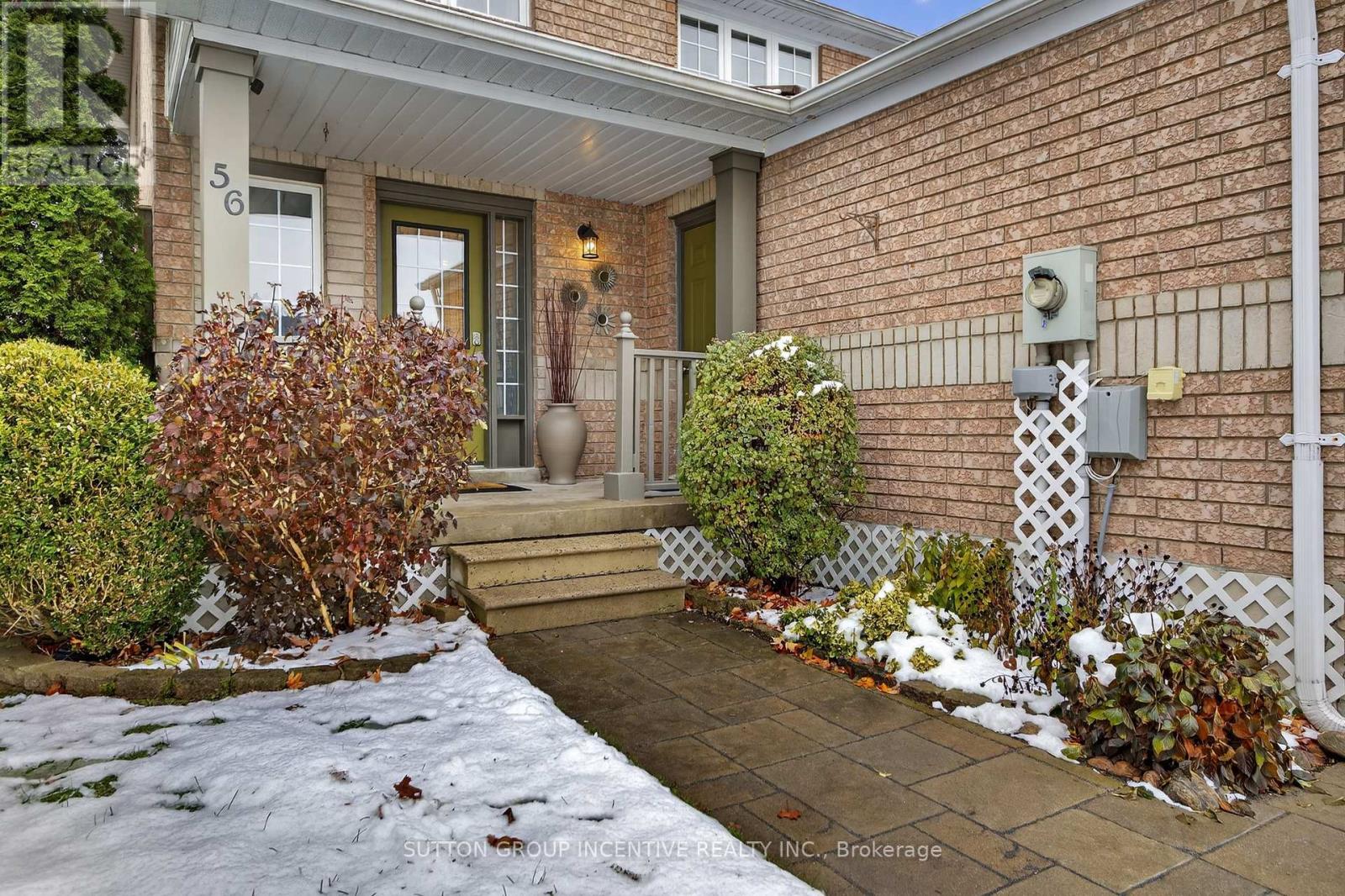 56 Weymouth Road, Barrie, Ontario  L4M 6R7 - Photo 3 - S12540574