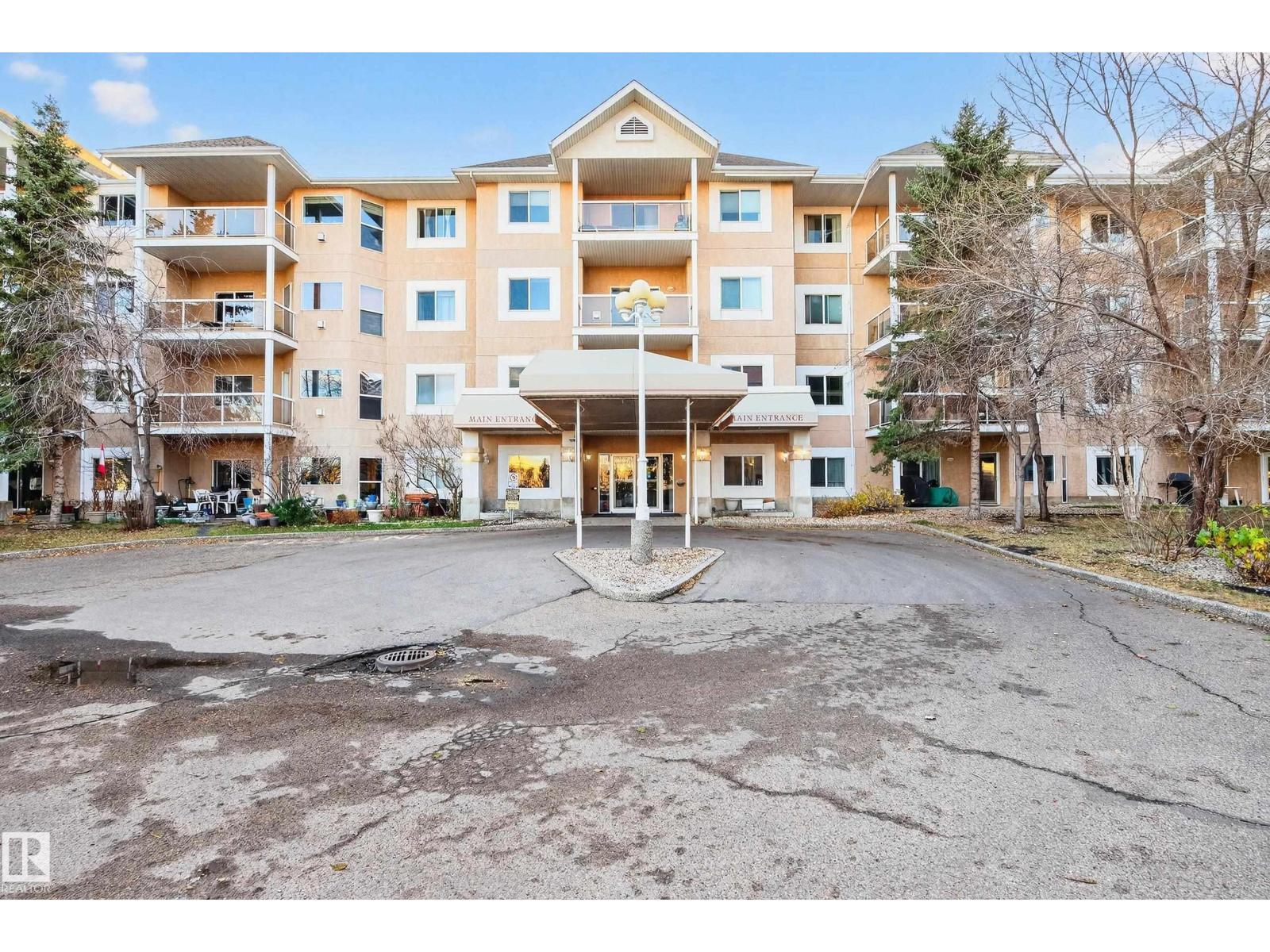 #301 10511 42 AV NW, Edmonton, Alberta