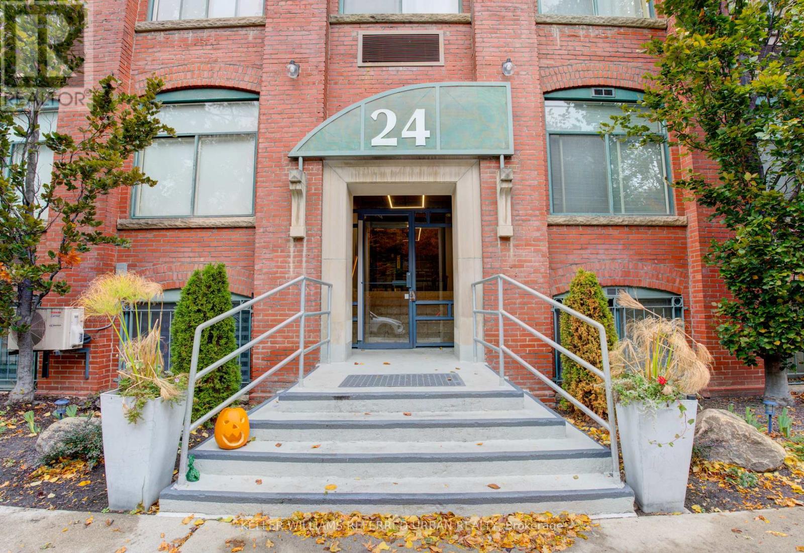 203 - 24 Noble Street, Toronto, Ontario  M6K 2C8 - Photo 14 - W12540608