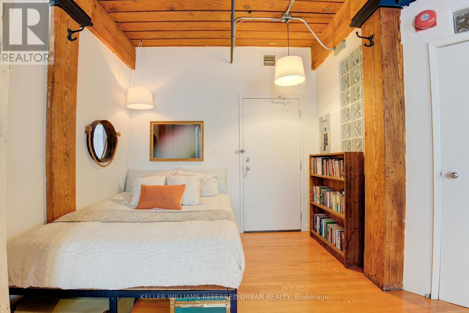 203 - 24 Noble Street, Toronto, Ontario  M6K 2C8 - Photo 5 - W12540608