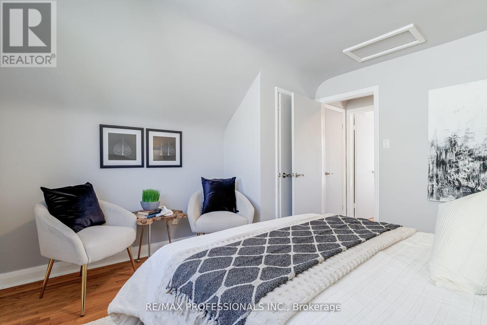 516 Browns Line, Toronto, Ontario  M8W 3V2 - Photo 17 - W12540610