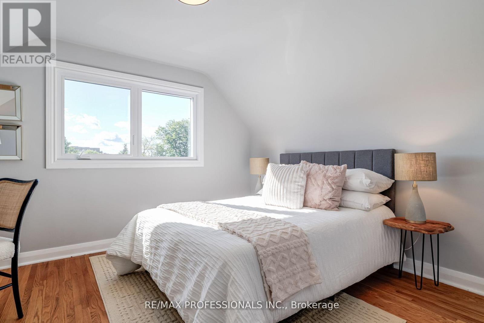 516 Browns Line, Toronto, Ontario  M8W 3V2 - Photo 18 - W12540610