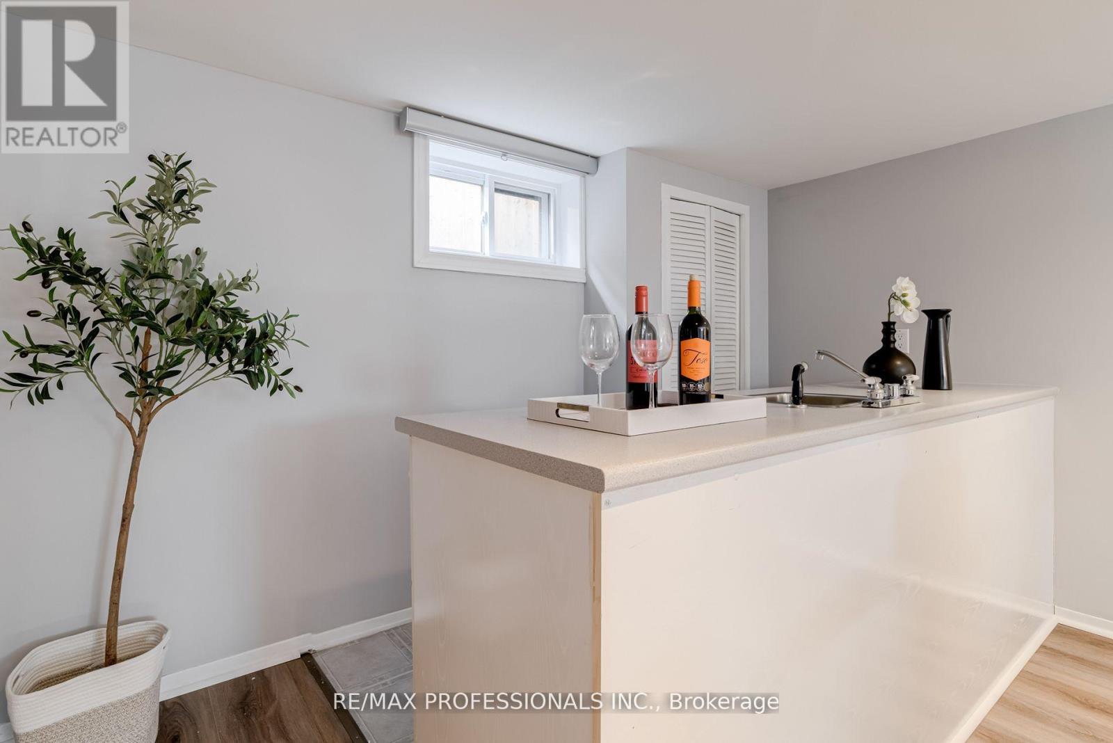 516 Browns Line, Toronto, Ontario  M8W 3V2 - Photo 30 - W12540610