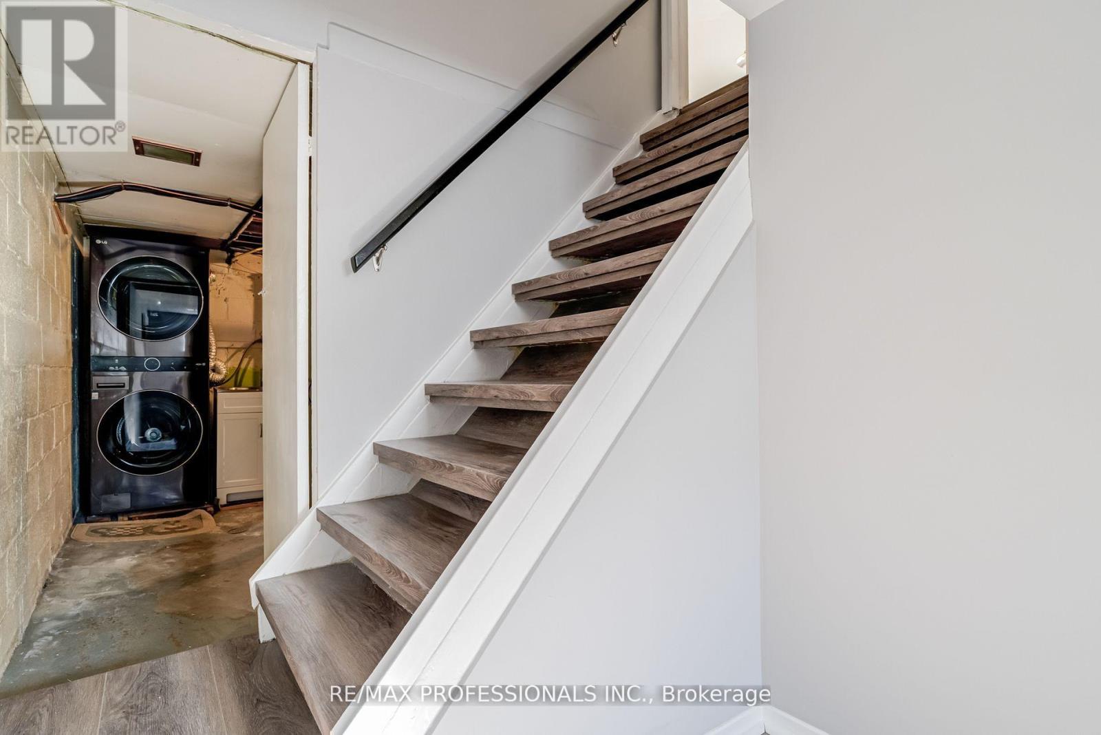 516 Browns Line, Toronto, Ontario  M8W 3V2 - Photo 32 - W12540610