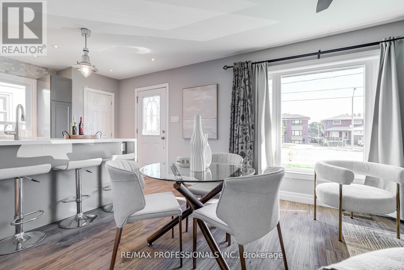 516 Browns Line, Toronto, Ontario  M8W 3V2 - Photo 8 - W12540610