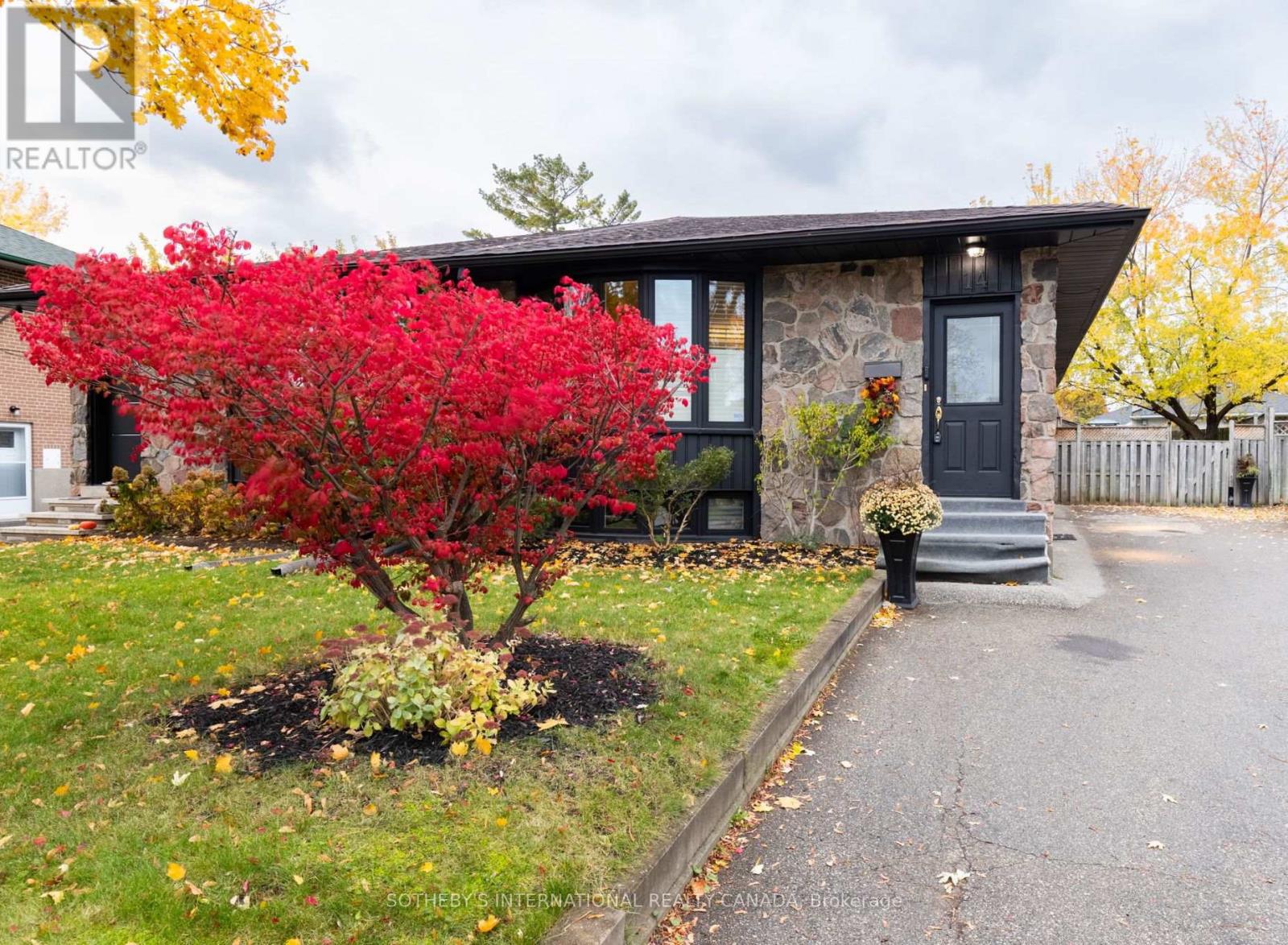 14 BECKENHAM COURT, Toronto, Ontario