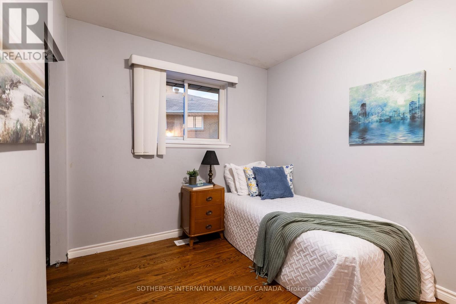 14 Beckenham Court, Toronto, Ontario  M9C 3K9 - Photo 10 - W12540682