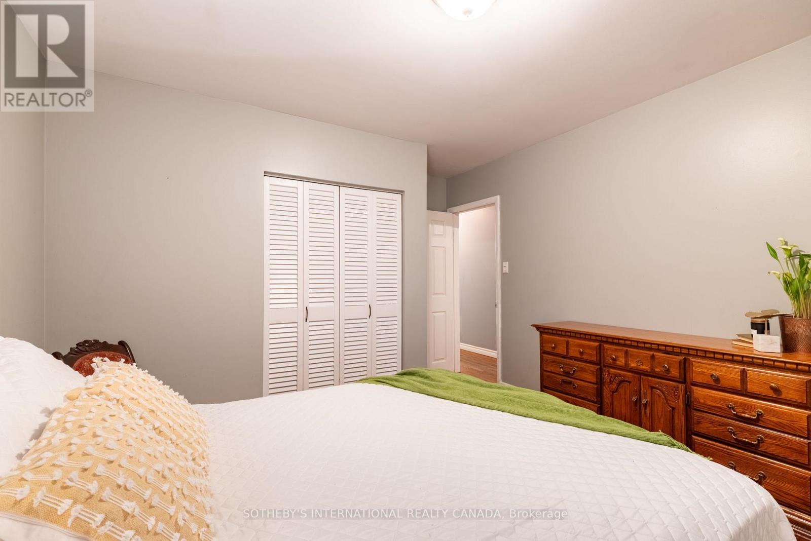 14 Beckenham Court, Toronto, Ontario  M9C 3K9 - Photo 7 - W12540682