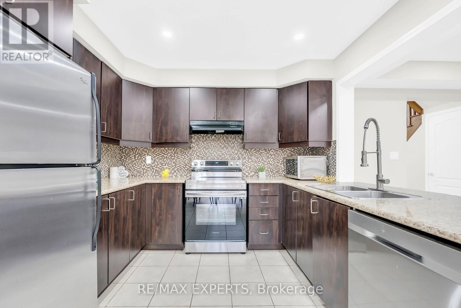 1544 Gainer Crescent, Milton, Ontario  L9T 8Y3 - Photo 14 - W12540686