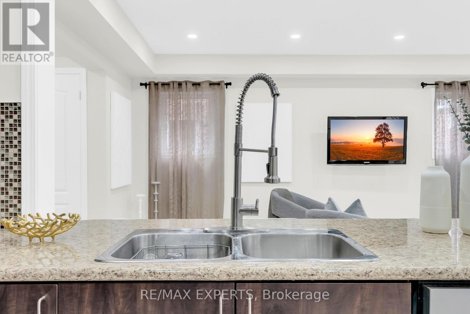 1544 Gainer Crescent, Milton, Ontario  L9T 8Y3 - Photo 15 - W12540686