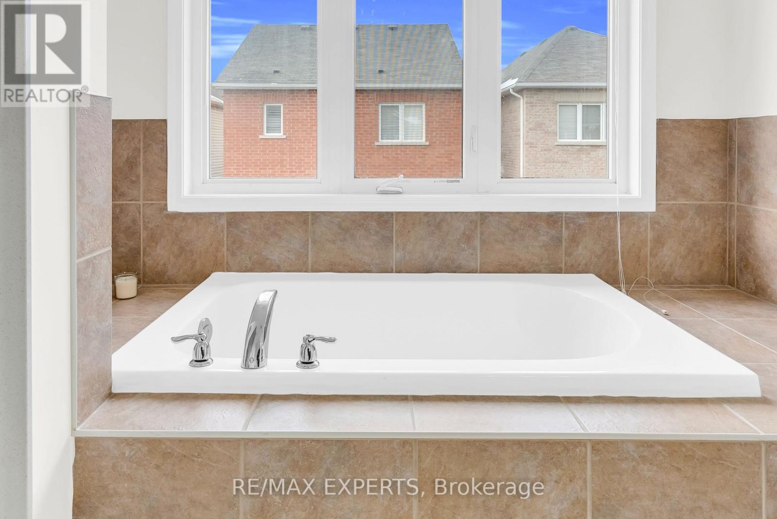 1544 Gainer Crescent, Milton, Ontario  L9T 8Y3 - Photo 22 - W12540686