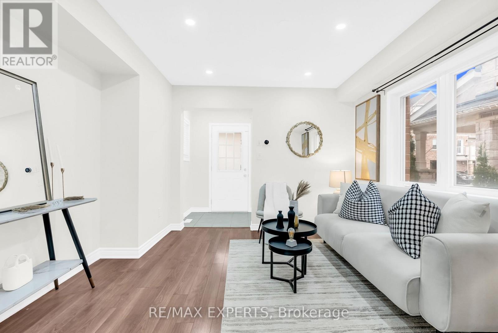 1544 Gainer Crescent, Milton, Ontario  L9T 8Y3 - Photo 6 - W12540686