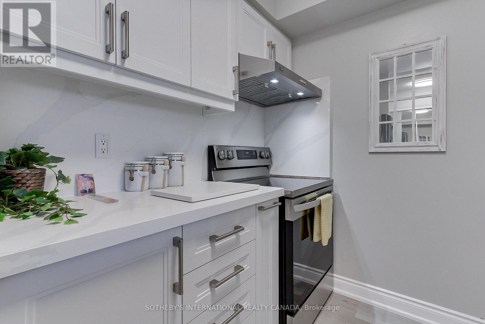 1415 - 55 Strathaven Drive, Mississauga, Ontario  L5R 4G9 - Photo 10 - W12540698