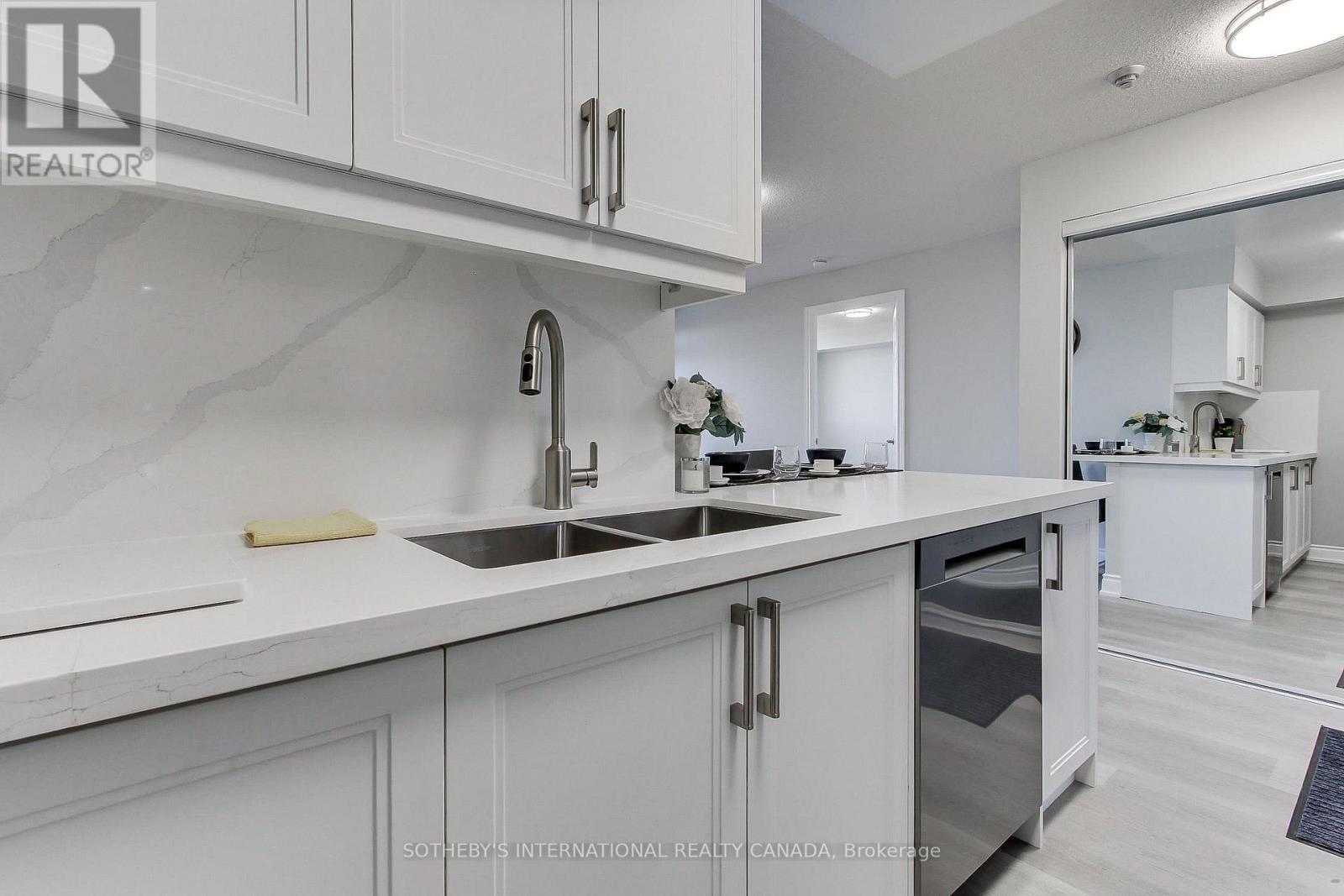 1415 - 55 Strathaven Drive, Mississauga, Ontario  L5R 4G9 - Photo 12 - W12540698