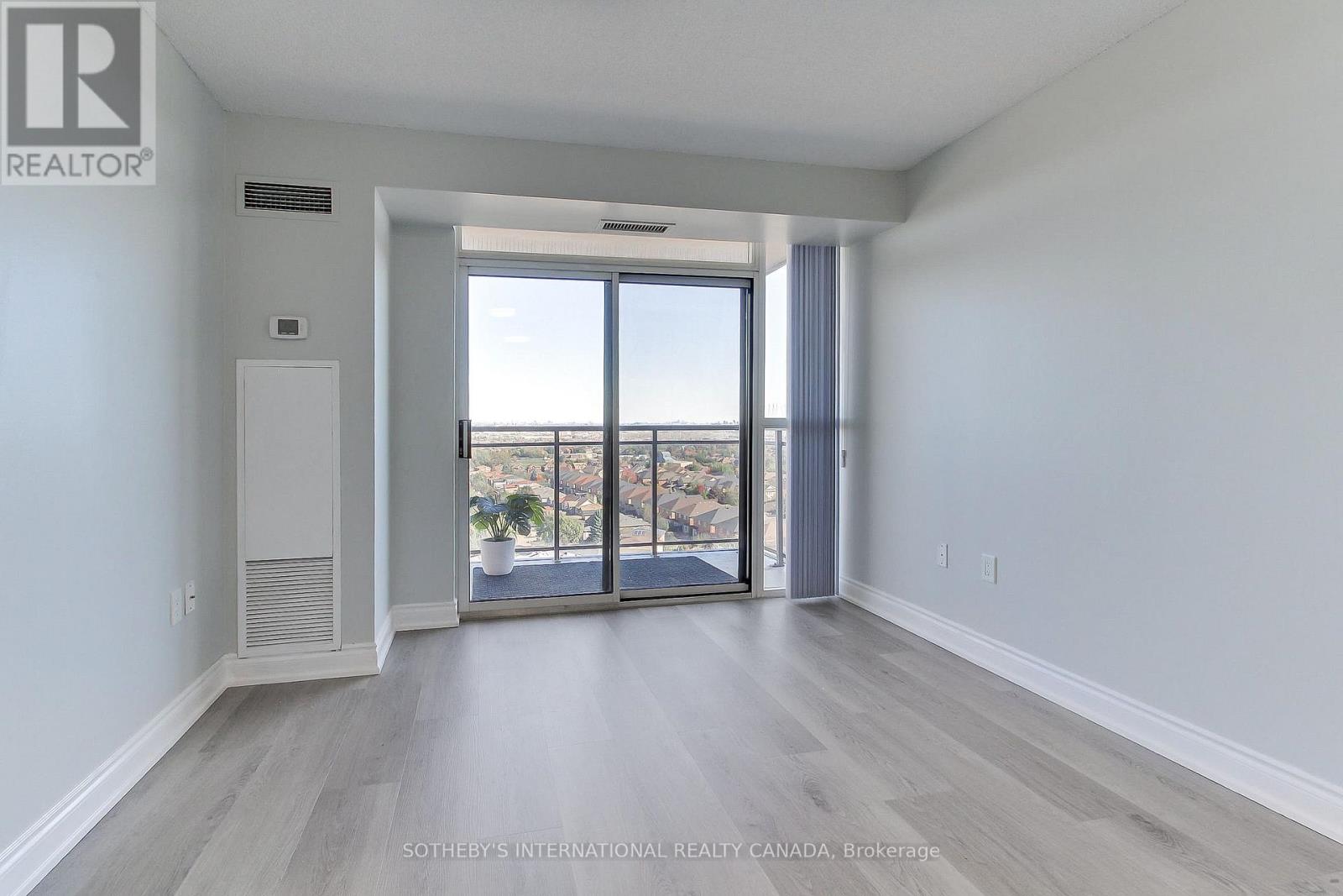 1415 - 55 Strathaven Drive, Mississauga, Ontario  L5R 4G9 - Photo 2 - W12540698