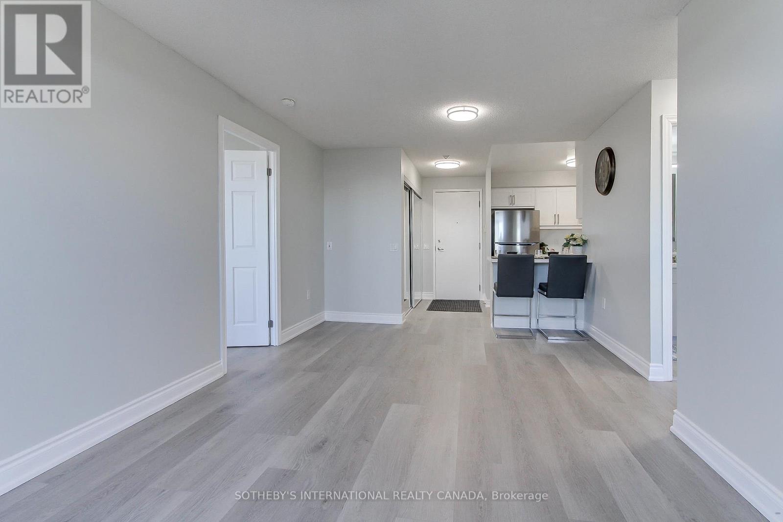 1415 - 55 Strathaven Drive, Mississauga, Ontario  L5R 4G9 - Photo 7 - W12540698