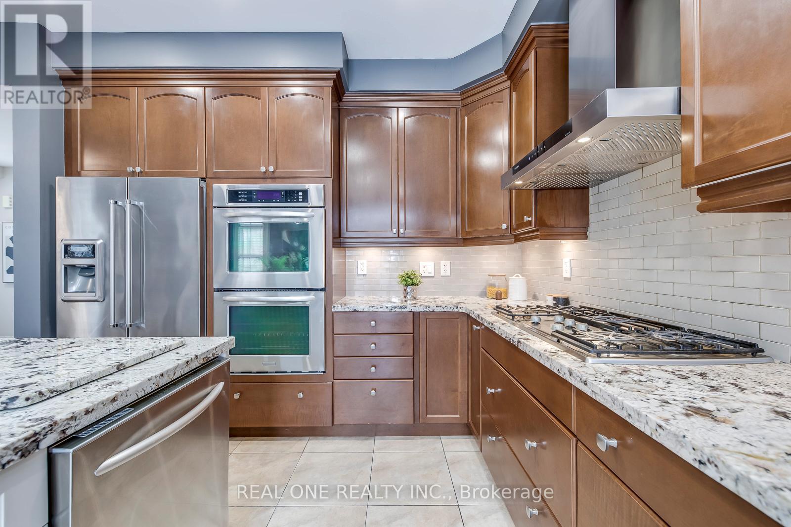 1254 Jezero Crescent, Oakville, Ontario  L6H 0B5 - Photo 14 - W12540700