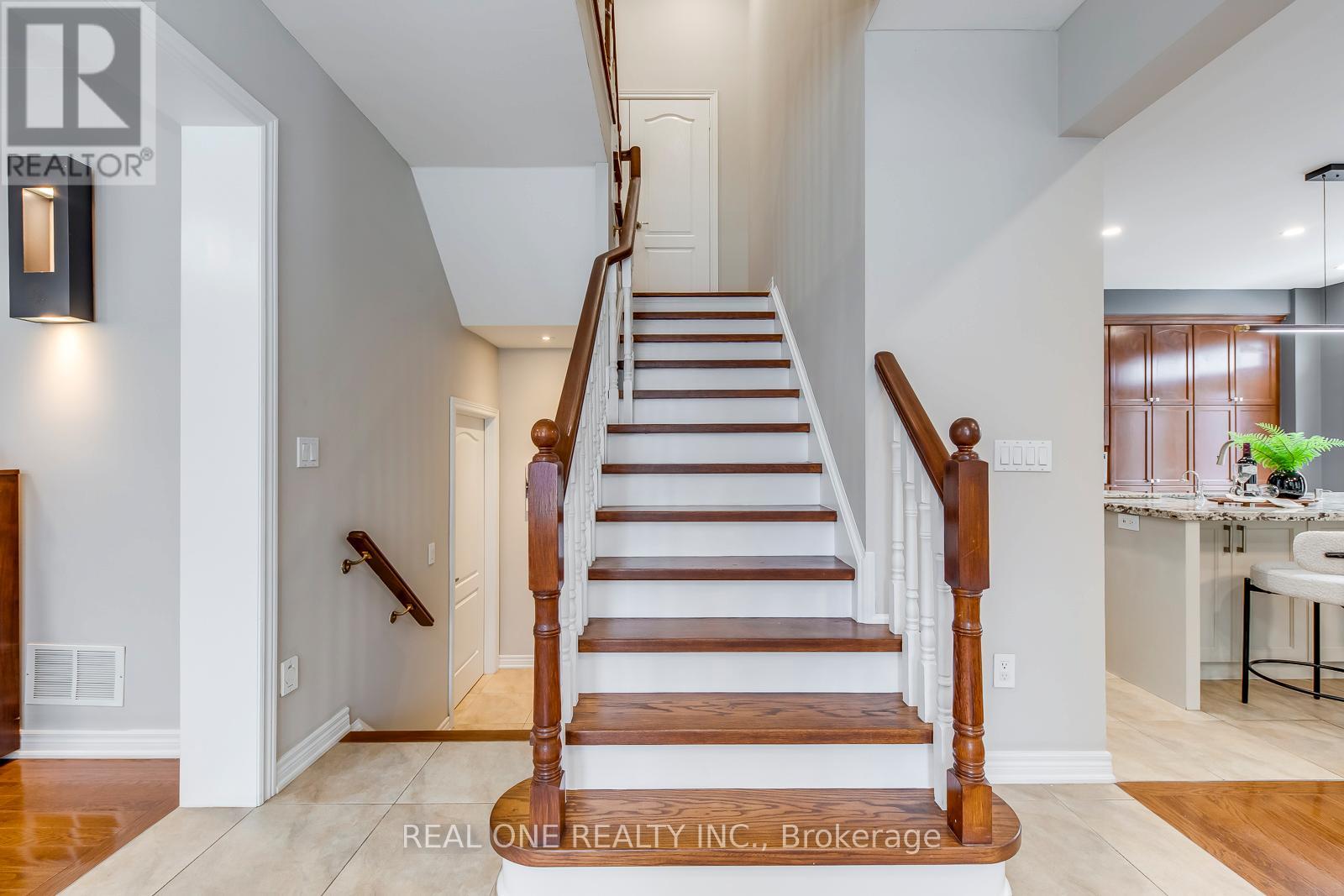 1254 Jezero Crescent, Oakville, Ontario  L6H 0B5 - Photo 23 - W12540700