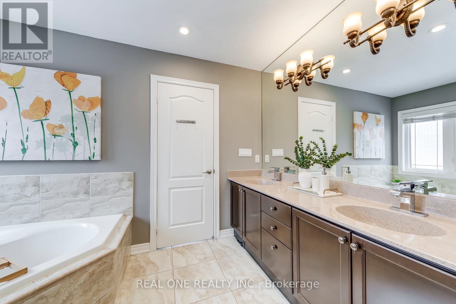 1254 Jezero Crescent, Oakville, Ontario  L6H 0B5 - Photo 31 - W12540700