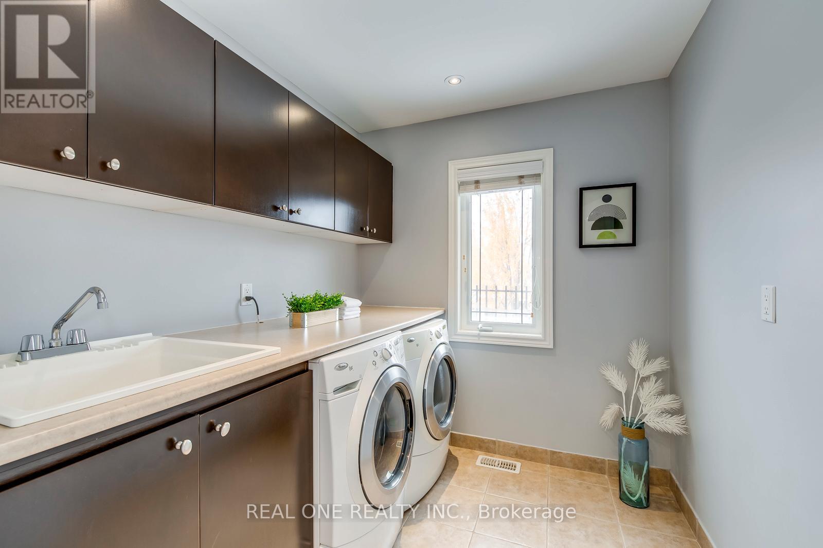 1254 Jezero Crescent, Oakville, Ontario  L6H 0B5 - Photo 41 - W12540700