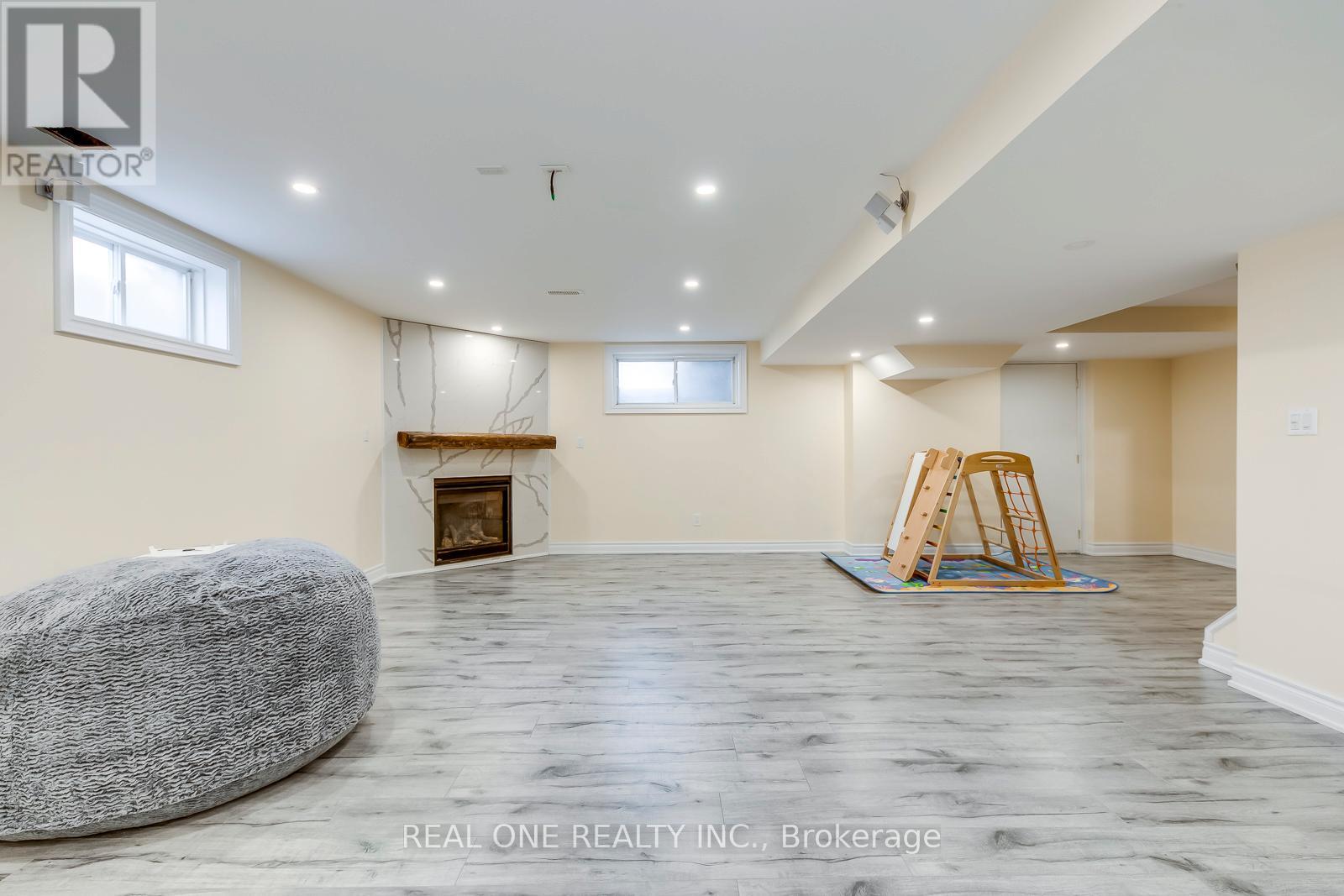 1254 Jezero Crescent, Oakville, Ontario  L6H 0B5 - Photo 45 - W12540700