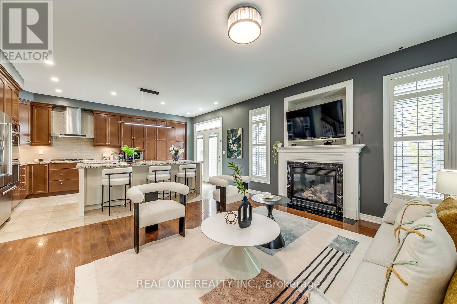 1254 Jezero Crescent, Oakville, Ontario  L6H 0B5 - Photo 6 - W12540700